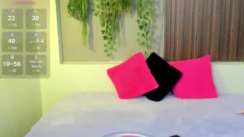 My name is AMY... Nice to meet you  thumb up me please its important online show from 12, 10, 2025