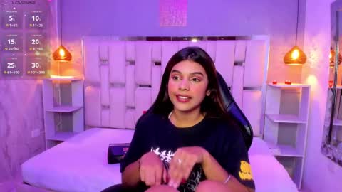 Snapshot of amyevan_ chatting on 9, 9, 2025 amyevan_ online show from 9, 9, 2025