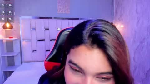 Snapshot of amyevan_ chatting on 25, 9, 2025 amyevan_ online show from 25, 9, 2025