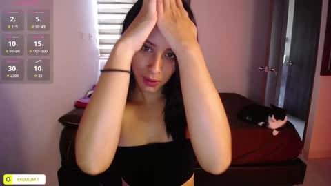 Snapshot of amyharlow_ chatting on 30, 10, 2025 Jenn online show from 30, 10, 2025