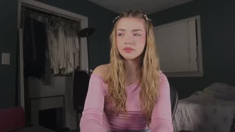 Snapshot of amyjj chatting on 22, 9, 2025 Amy online show from 22, 9, 2025