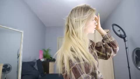 Snapshot of amylanee chatting on 19, 9, 2025 amylanee online show from 19, 9, 2025