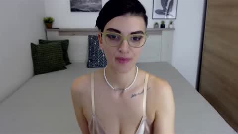 Snapshot of amylexy chatting on 8, 12, 2024 Hi there guys My pleasure in your hands pvt is open online show from 8, 12, 2024