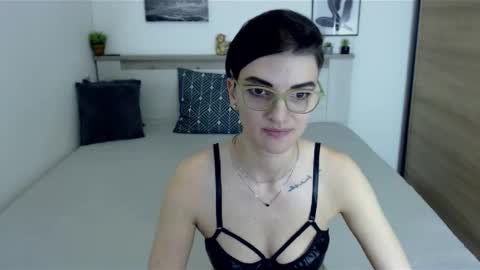 Snapshot of amylexy chatting on 6, 1, 2025 Hi there guys My pleasure in your hands pvt is open online show from 6, 1, 2025