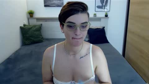 Hi there guys  My pleasure in your hands  pvt is open online show from 16, 12, 2025