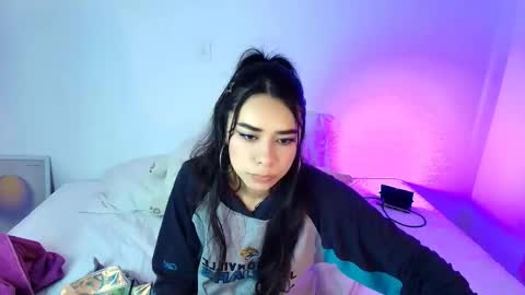 Amy ... Nice to meet u   thumb up me please its important online show from 6, 5, 2026