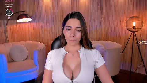 Snapshot of amywalker_ chatting on 4, 1, 2025 AMY WALKER online show from 4, 1, 2025