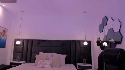 Snapshot of amywalker_ chatting on 1, 2, 2025 AMY WALKER online show from 1, 2, 2025