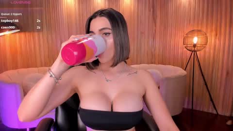 Snapshot of amywalker_ chatting on 28, 2, 2025 AMY WALKER online show from 28, 2, 2025