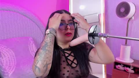 amywhitte_ online show from 23, 11, 2025