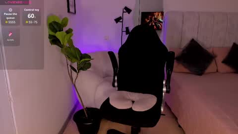 Snapshot of amywoods chatting on 20, 6, 2026 online show from 20, 6, 2026