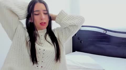 Snapshot of ana_castilo chatting on 12, 1, 2025 Ana IG an castillo 1 online show from 12, 1, 2025
