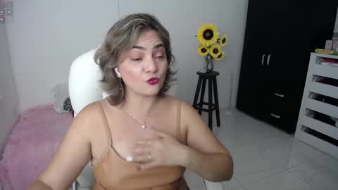  Ana  online show from 10, 2, 2025