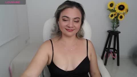  Ana  online show from 18, 10, 2025