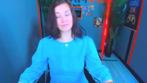 Snapshot of ana_mills chatting on 11, 5, 2026 Ana online show from 11, 5, 2026