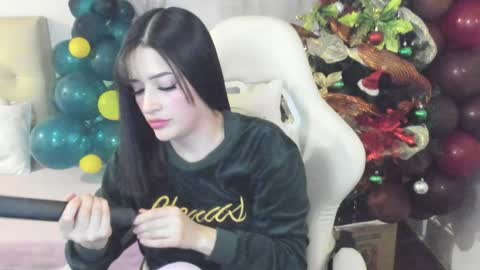 Snapshot of ana_ruuh chatting on 10, 12, 2024 Im anna but you can call me as you want online show from 10, 12, 2024