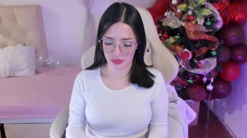Snapshot of ana_ruuh chatting on 17, 12, 2024 Im anna but you can call me as you want online show from 17, 12, 2024