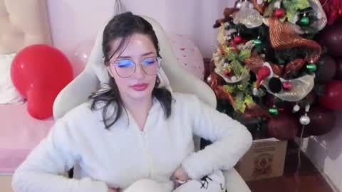 Snapshot of ana_ruuh chatting on 19, 12, 2024 Im anna but you can call me as you want online show from 19, 12, 2024