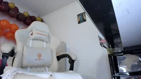 Snapshot of ana_ruuh chatting on 10, 2, 2025 Im anna but you can call me as you want online show from 10, 2, 2025