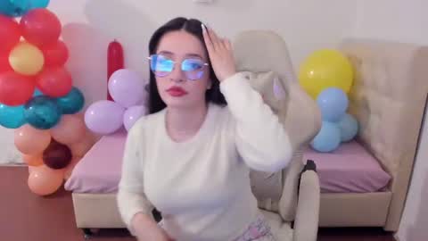 Im anna but you can call me as you want online show from 17, 6, 2026