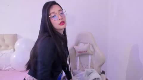 Im anna but you can call me as you want online show from 5, 8, 2026