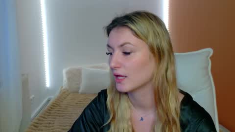 anaayss online show from 4, 2, 2026