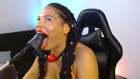 anabel alice gandara  online show from 13, 1, 2025