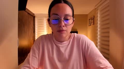 Snapshot of anabel_25 chatting on 13, 12, 2025 Anabel online show from 13, 12, 2025