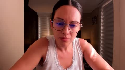 Snapshot of anabel_25 chatting on 16, 12, 2025 Anabel online show from 16, 12, 2025