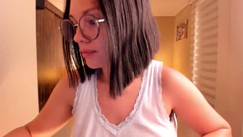 Snapshot of anabel_25 chatting on 22, 12, 2025 Anabel online show from 22, 12, 2025