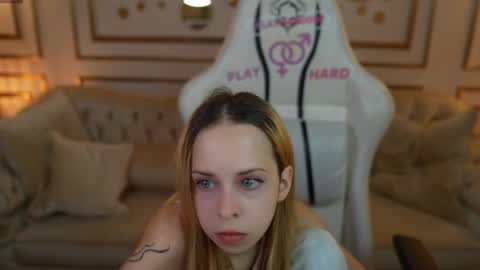 Snapshot of anabel_team054 chatting on 6, 10, 2025 PLAYHARD054 online show from 6, 10, 2025