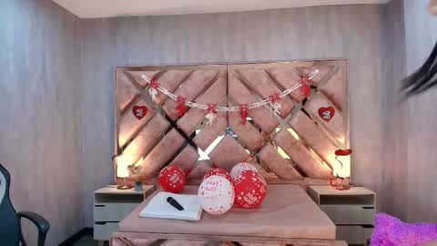 HI I AM ANABELL online show from 19, 9, 2025