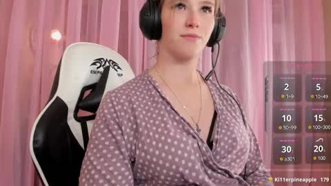 Snapshot of anabelmelody chatting on 3, 10, 2025 AnabelMelody online show from 3, 10, 2025