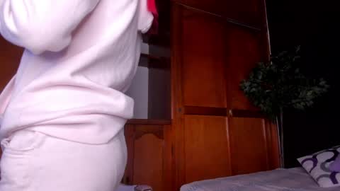 Snapshot of anahi__18 chatting on 30, 4, 2026 Anahi online show from 30, 4, 2026