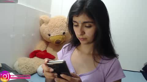 Anahi Browns online show from 24, 2, 2025