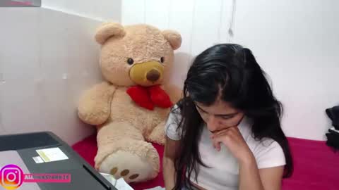 Anahi Browns online show from 8, 10, 2025