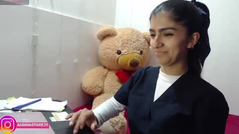 Anahi Browns online show from 10, 10, 2025