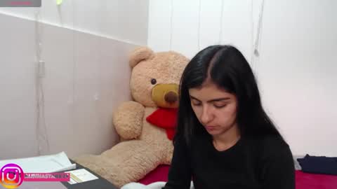 Anahi Browns online show from 23, 10, 2025