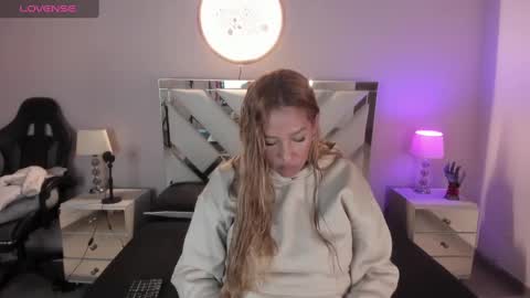 Snapshot of anahii_jones chatting on 4, 1, 2025 Anah Jones online show from 4, 1, 2025