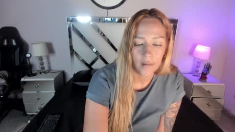 Snapshot of anahii_jones chatting on 11, 2, 2025 Anah Jones online show from 11, 2, 2025