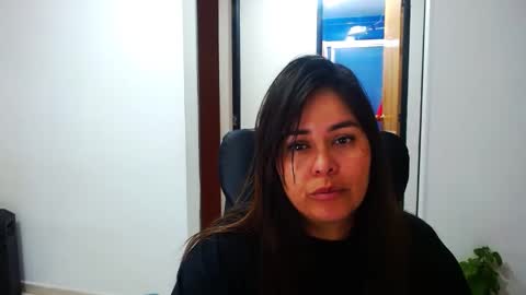 Snapshot of anaids_dam chatting on 2, 1, 2025 anaids online show from 2, 1, 2025