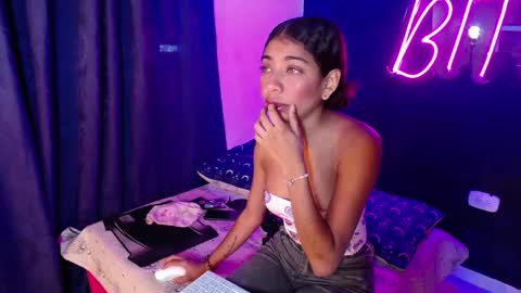 Snapshot of anais__cooper_ chatting on 14, 12, 2024 anais cooper online show from 14, 12, 2024