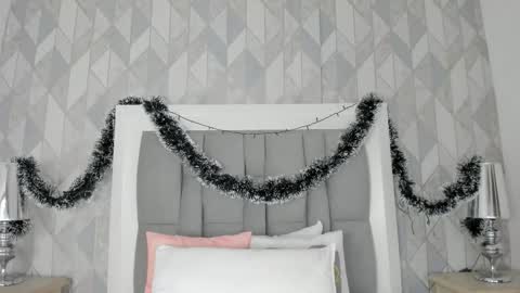   online show from 18, 12, 2025