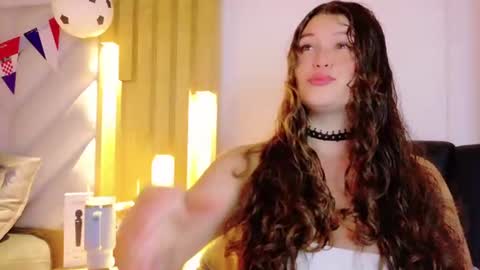 Snapshot of anaise_latif chatting on 24, 6, 2026 Anaise online show from 24, 6, 2026