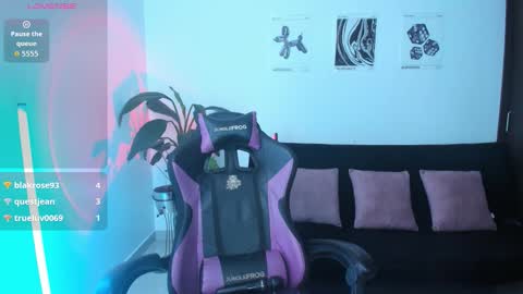      help me to get 100 thumps up  online show from 11, 10, 2025