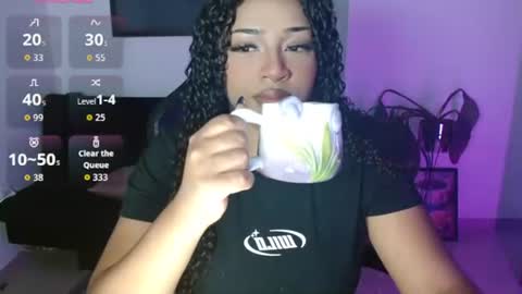 Snapshot of anakiss1 chatting on 3, 8, 2026 help me to get 100 thumps up online show from 3, 8, 2026