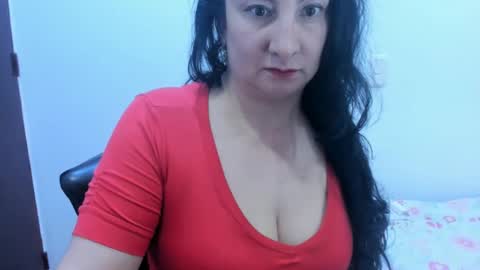 Snapshot of anamaria288 chatting on 14, 12, 2024 anamaria288 online show from 14, 12, 2024