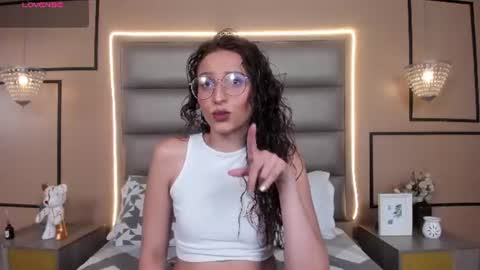 Snapshot of anamariam1 chatting on 3, 8, 2026 Ana Maria online show from 3, 8, 2026