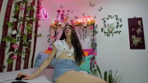 Snapshot of anasttaciia_21 chatting on 3, 10, 2025 Independent online show from 3, 10, 2025