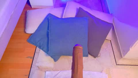 Kendra  online show from 13, 11, 2025